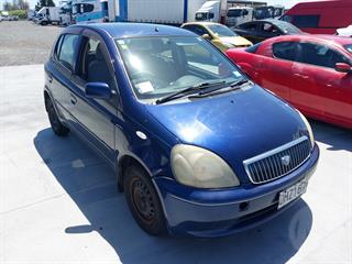 2000 Toyota Vitz Clavia Hatch Photo