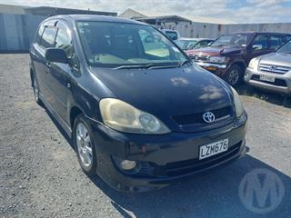 2005 Toyota Ipsum Station Wagon Photo