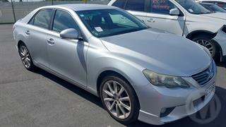 2010 Toyota Markx Sedan Photo