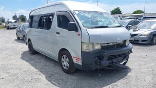 2006 Toyota Hiace Mini Bus Photo