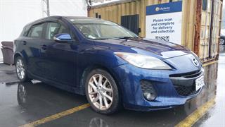 2011 Mazda Axela 5D Hatch Photo
