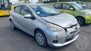 2013 Toyota Aqua Hybrid Hatch Photo