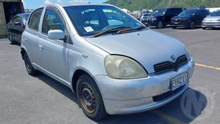 2000 Toyota Vitz Hatch Photo