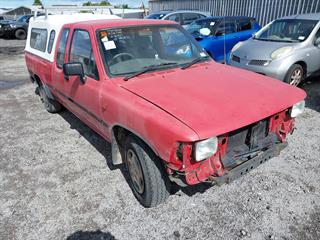 1998 Toyota Hilux 2.4P 2WD SR5 XCB UT X-cab Utility Photo