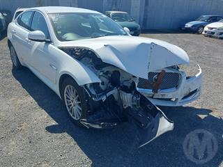 2013 Jaguar XF SE D Auto Sedan Photo