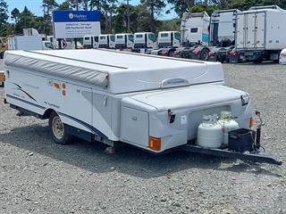 2005 Fleetwood Resolute Caravan Photo
