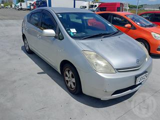 2005 Toyota Prius Hatch Photo