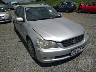 2003 Toyota Altezza Gita Station Wagon Photo