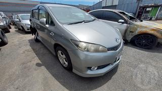 2010 Toyota Wish Station Wagon Photo