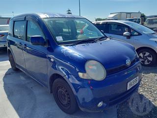 2004 Toyota Sienta Hatch Photo