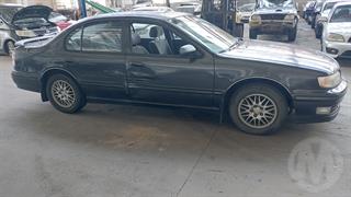 1994 Nissan Cefiro Sedan Photo