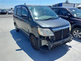 2005 Toyota Noah Station Wagon Photo
