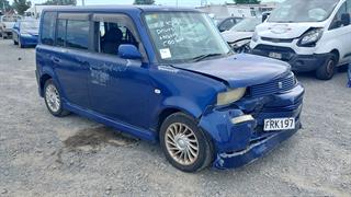 2001 Toyota BB Station Wagon Photo