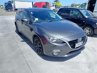 2014 Mazda Axela Hatch Photo
