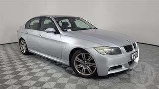 2009 BMW 325i 4D Sedan Photo