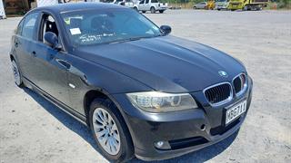 2010 BMW 320i Sedan Photo