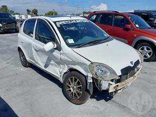 1999 Toyota Vitz FD PAK Hatch Photo