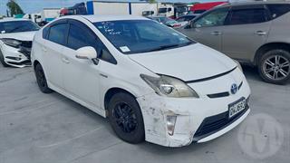 2015 Toyota Prius Hybrid Hatch Photo