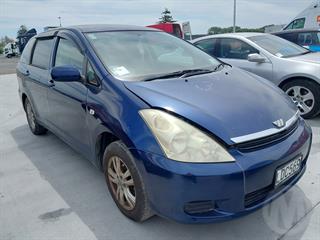 2005 Toyota Wish Station Wagon Photo