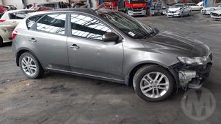 2011 Kia Cerato 2.0 Petrol Auto LX Hatch Photo