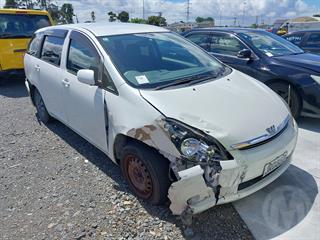 2005 Toyota Wish Station Wagon Photo