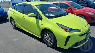 2019 Toyota Prius Hatch Photo