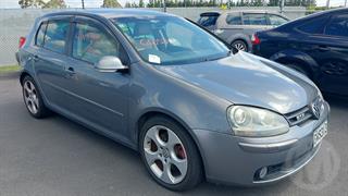 2005 Volkswagen Golf GTX Hatch Photo