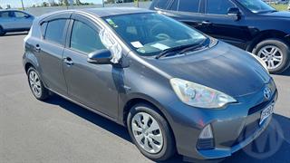 2012 Toyota Aqua Hatch Photo