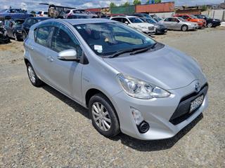 2017 Toyota Aqua Hybrid Hatch Photo