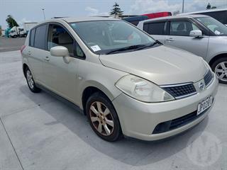 2004 Nissan Tiida Hatch Photo