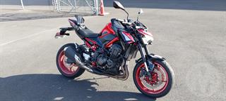 2025 Kawasaki ZR 900f Motorcycle Photo