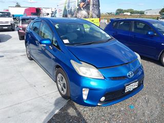 2013 Toyota Prius Hatch Photo