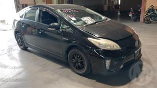 2012 Toyota Prius Hatch Photo