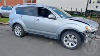2010 Mitsubishi Outlander Station Wagon Photo