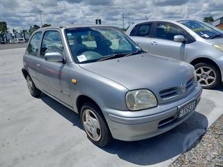 2001 Nissan March Hatch Photo