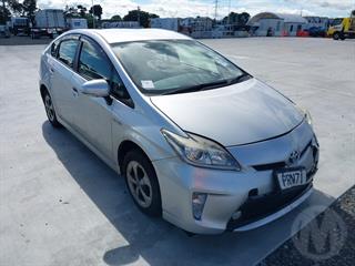 2015 Toyota Prius Hybrid Hatch Photo