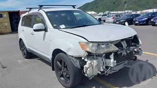 2006 Mitsubishi Outlander Station Wagon Photo