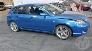 2004 Mazda Axela Hatch Photo
