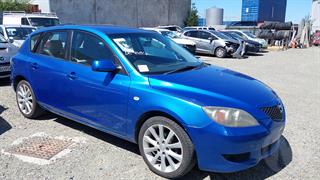 2004 Mazda Axela Hatch Photo