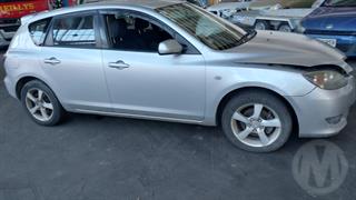 2005 Mazda Axela Hatch Photo