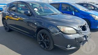 2005 Mazda Axela Hatch Photo