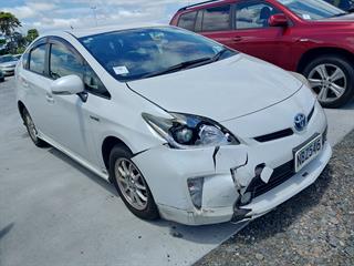 2014 Toyota Prius Hatch Photo