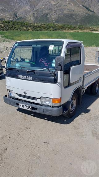 1995 Nissan Atlas Utility Truck GVM 3,225kg Photo