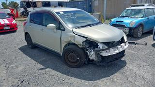 2005 Nissan Tiida Hatch Photo