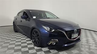 2014 Mazda Axela 5D Station Wagon Photo