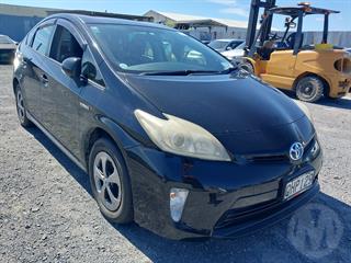 2013 Toyota Prius Hatch Photo