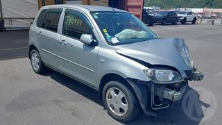 2004 Mazda Demio Hatch Photo