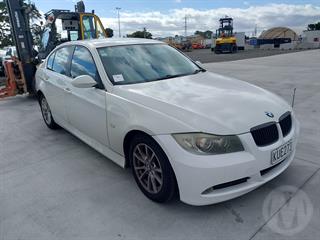 2008 BMW 325i Sedan Photo