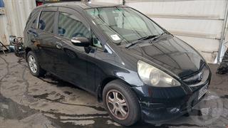2005 Honda fit Hatch Photo