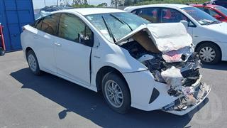 2018 Toyota Prius Hatch Photo